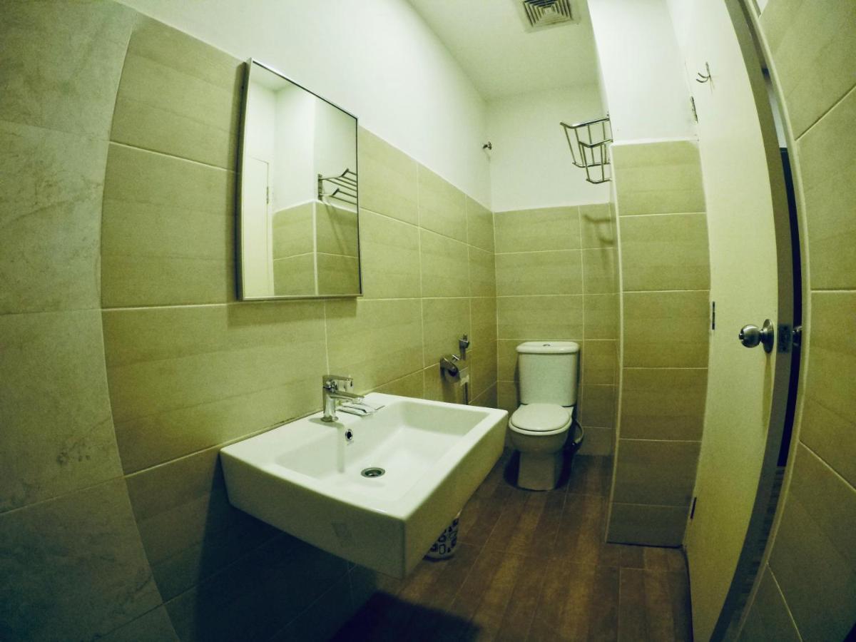 Hotel Zamburger Second Link Johor Bahru Buitenkant foto