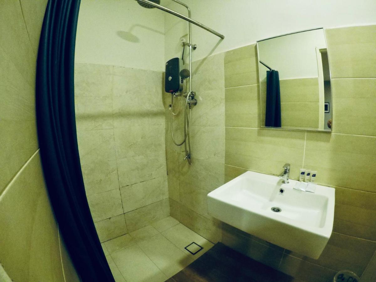 Hotel Zamburger Second Link Johor Bahru Buitenkant foto